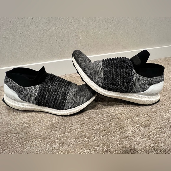 adidas - Ultra Boost Laceless ‘Oreo’ - Picture 2 of 4